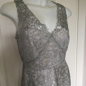BCBG Maxazria Dress Elegant V-neck Sleeveless Sz 4